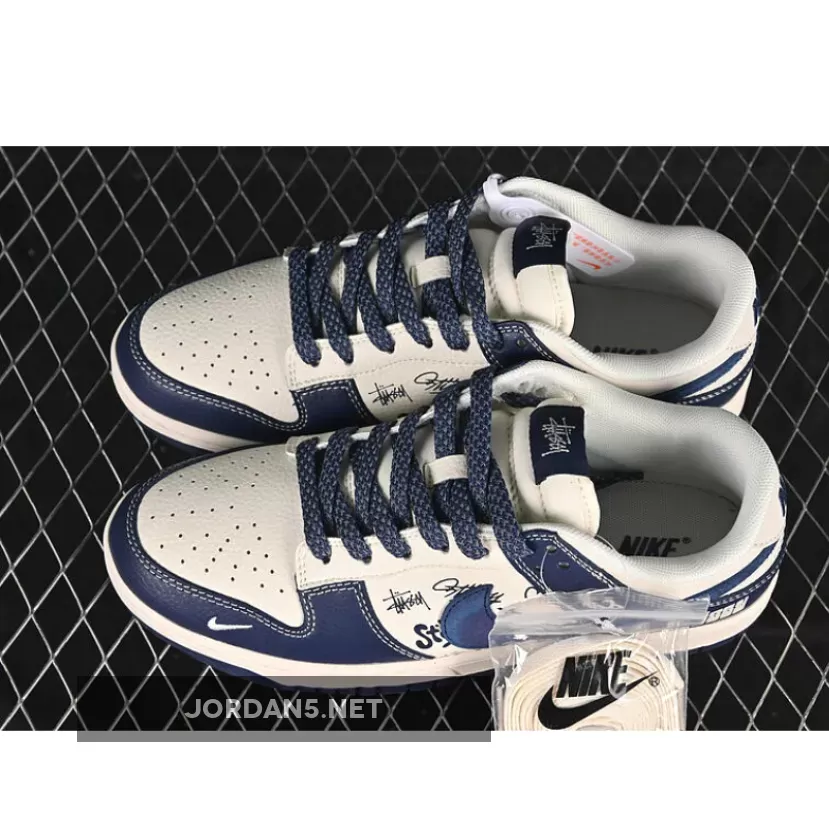 SB DUNK LOW WHITE/BLUE