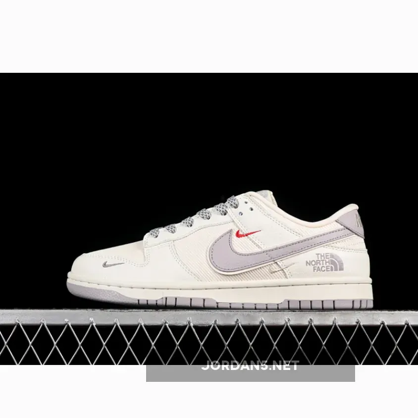 SB DUNK LOW WHITE/GREY