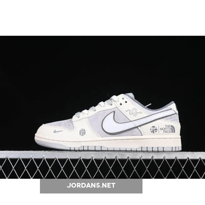 SB DUNK LOW WHITE/GREY