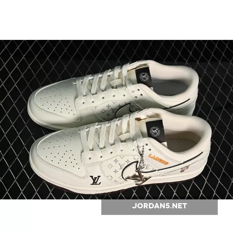 SB DUNK LOW WHITE/GREY