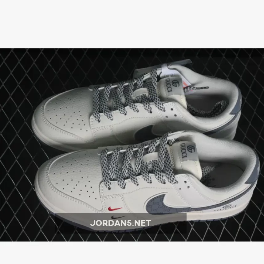 SB DUNK LOW WHITE/GREY