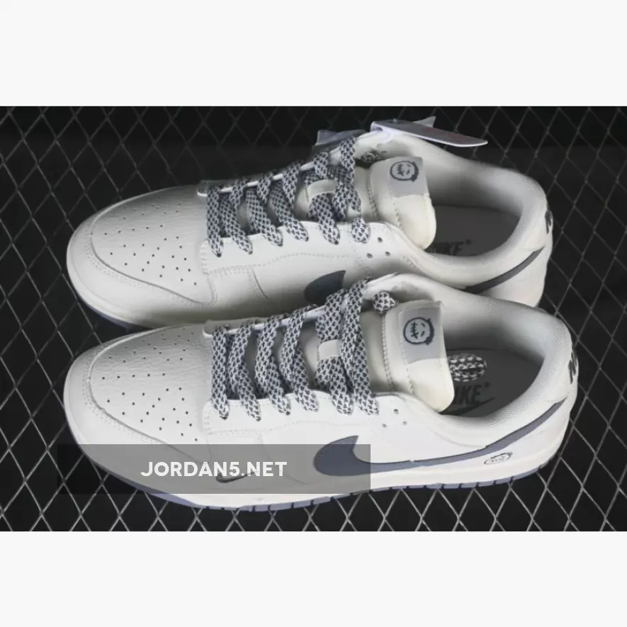 SB DUNK LOW WHITE/GREY