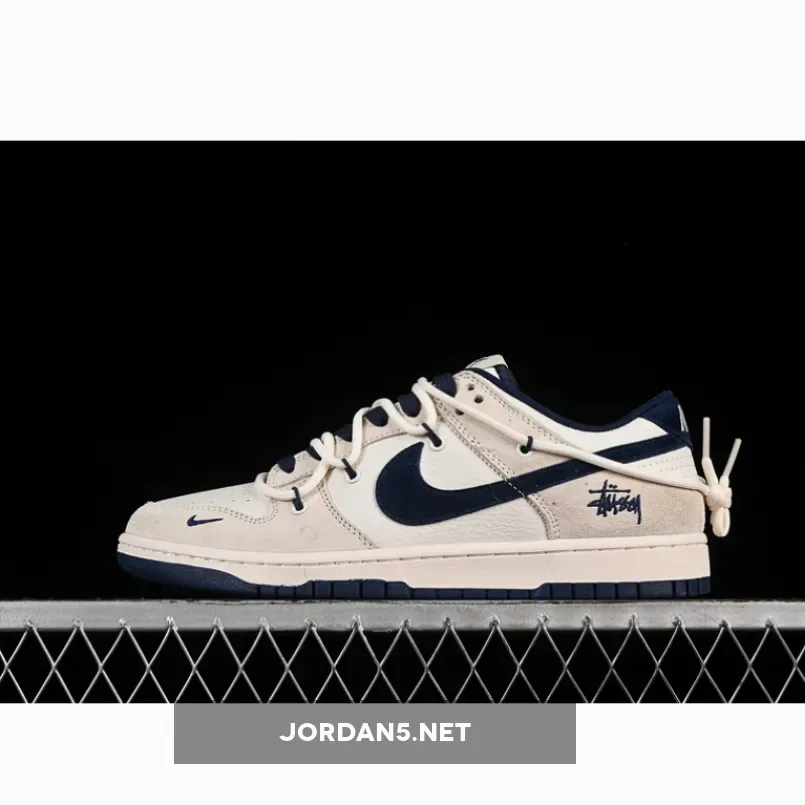 SB DUNK LOW WHITE/GREY/BLUE