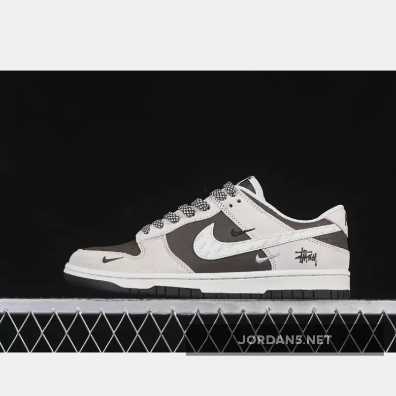SB DUNK LOW WHITE/GREY/BROWN