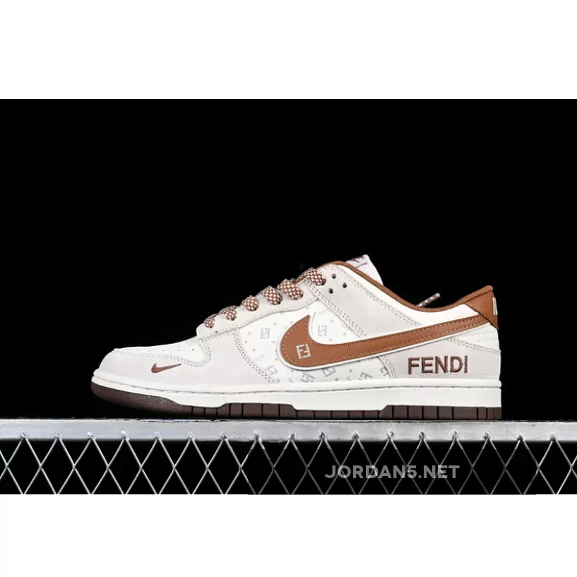 SB DUNK LOW WHITE/GREY/BROWN