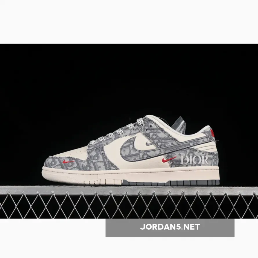 SB DUNK LOW WHITE/GREY/RED