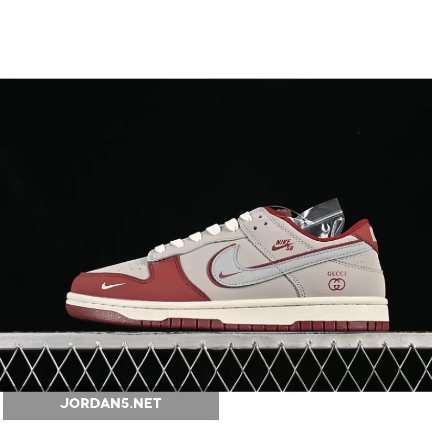 SB DUNK LOW WHITE/GREY/RED