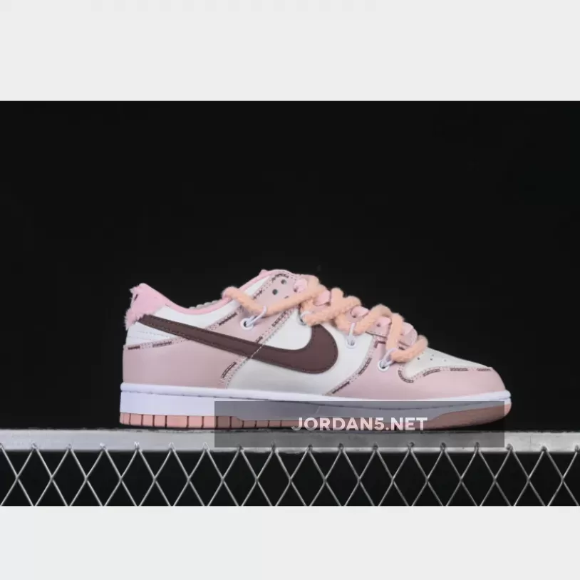 SB DUNK LOW WHITE/PINK/BROWN