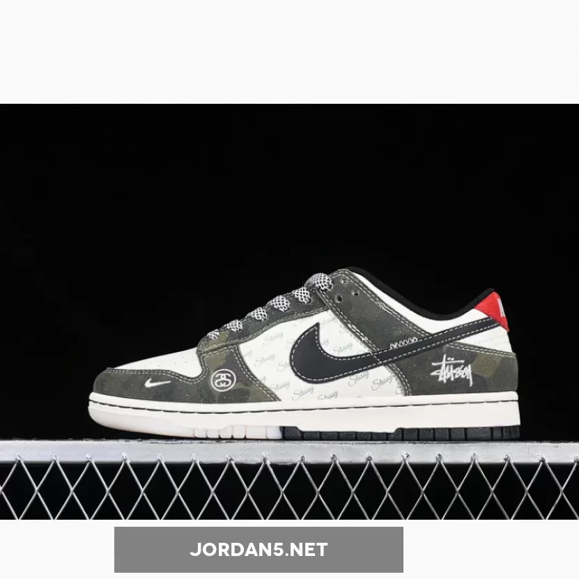 SB DUNK LOW WHITE/RED/GREY/GREEN