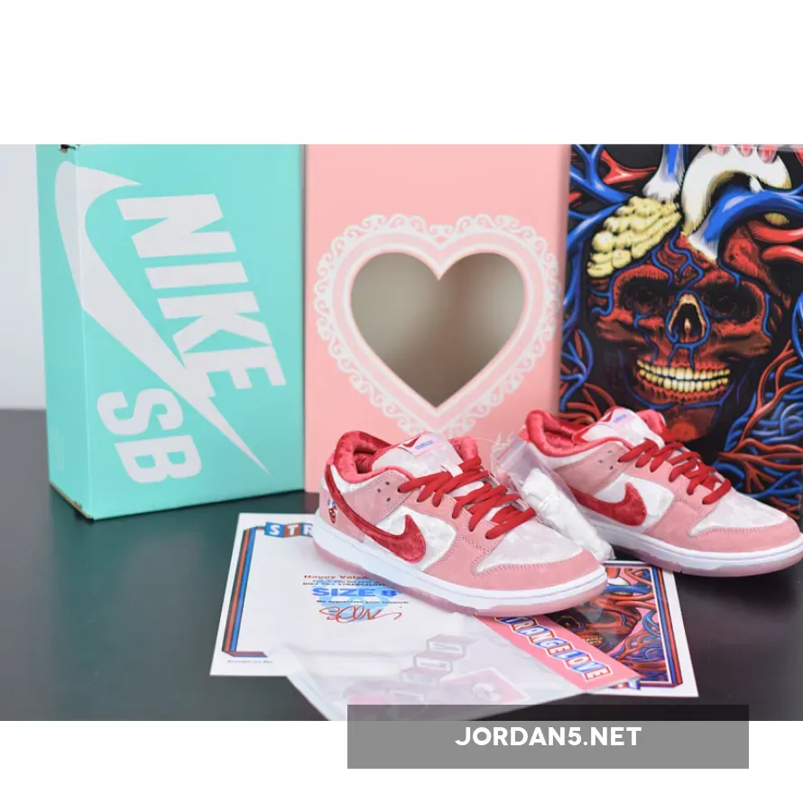 StrangeLove x Nike SB Dunk Low "Valentine’s Day"