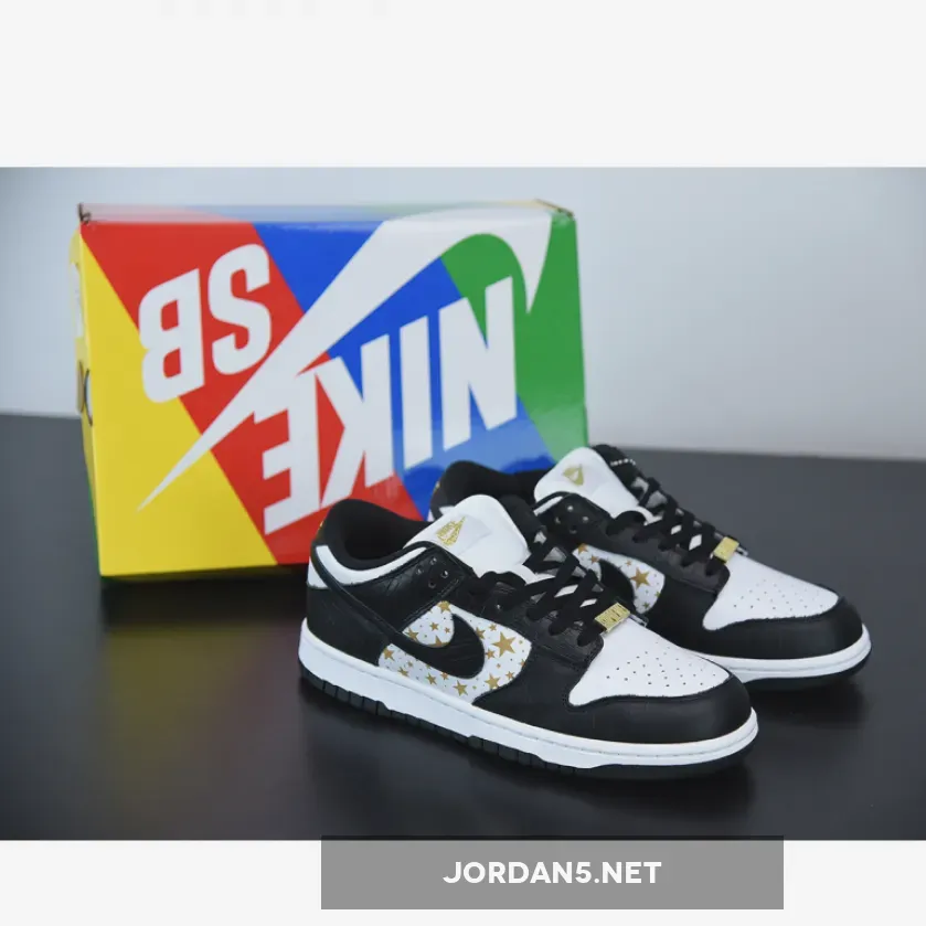 Supreme x Nike SB Dunk Low Stars Black